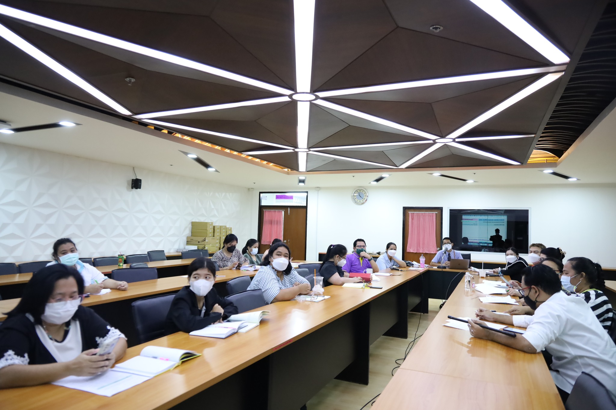 ประชุมวางแผนผู้รับผิดชอบตามหมวดห้องสมุดสีเขียว Green Library