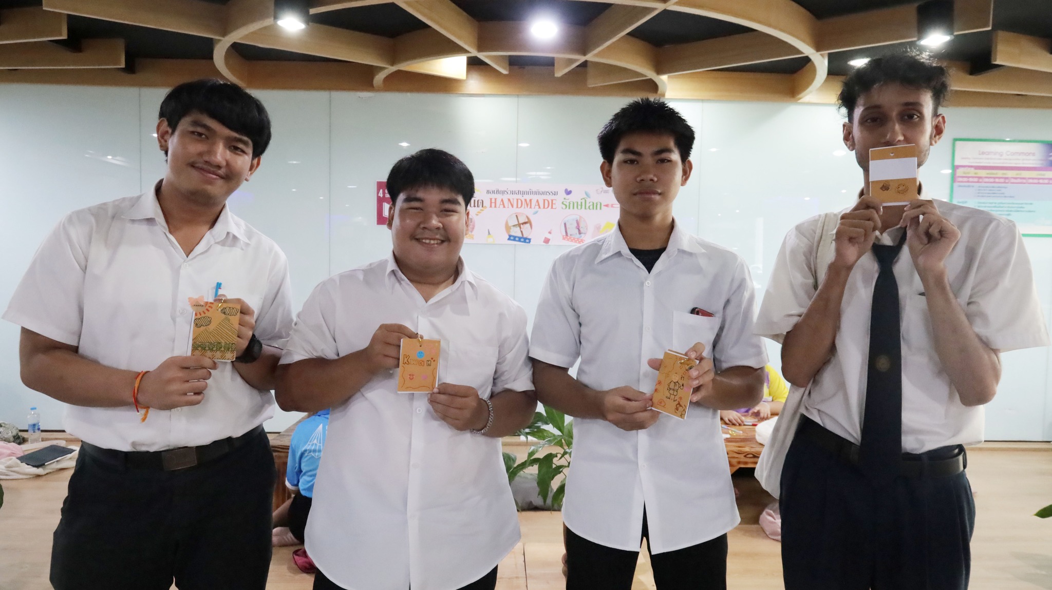 กิจกรรม สมุดโน้ต HANDMADE รักษ์โลก #greenlibrary