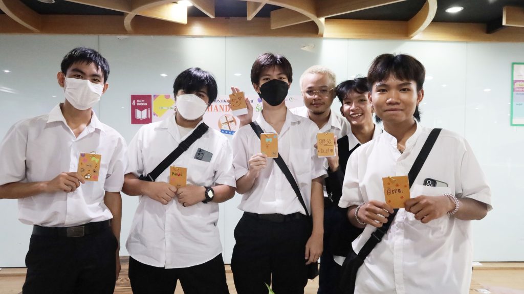 กิจกรรม สมุดโน้ต HANDMADE รักษ์โลก #greenlibrary