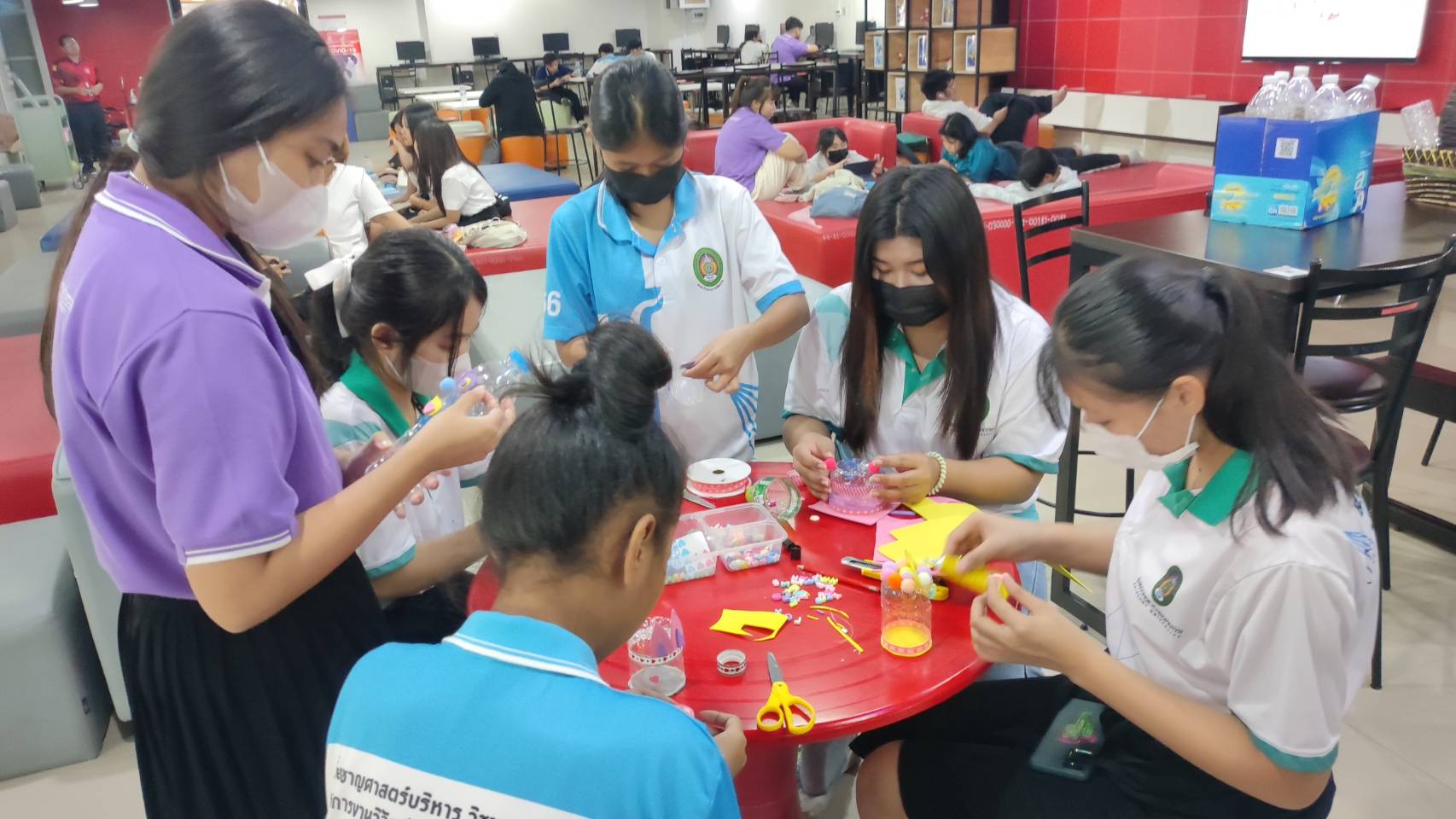 กิจกรรม สิ่งประดิษฐ์จากขวดน้ำสุดเจ๋ง#greenlibrary #greenbsru