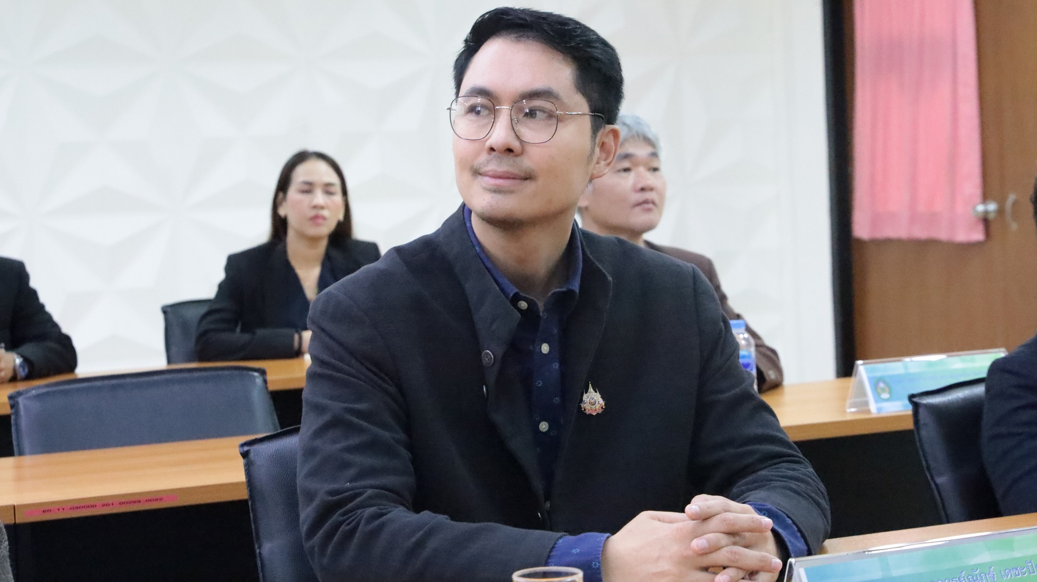 คณะผู้บริหารและบุคลากร สำนักวิทยบริการและเทคโนโลยีสารสนเทศ มหาวิทยาลัยราชภัฏอุตรดิตถ์ เข้าศึกษาดูงาน