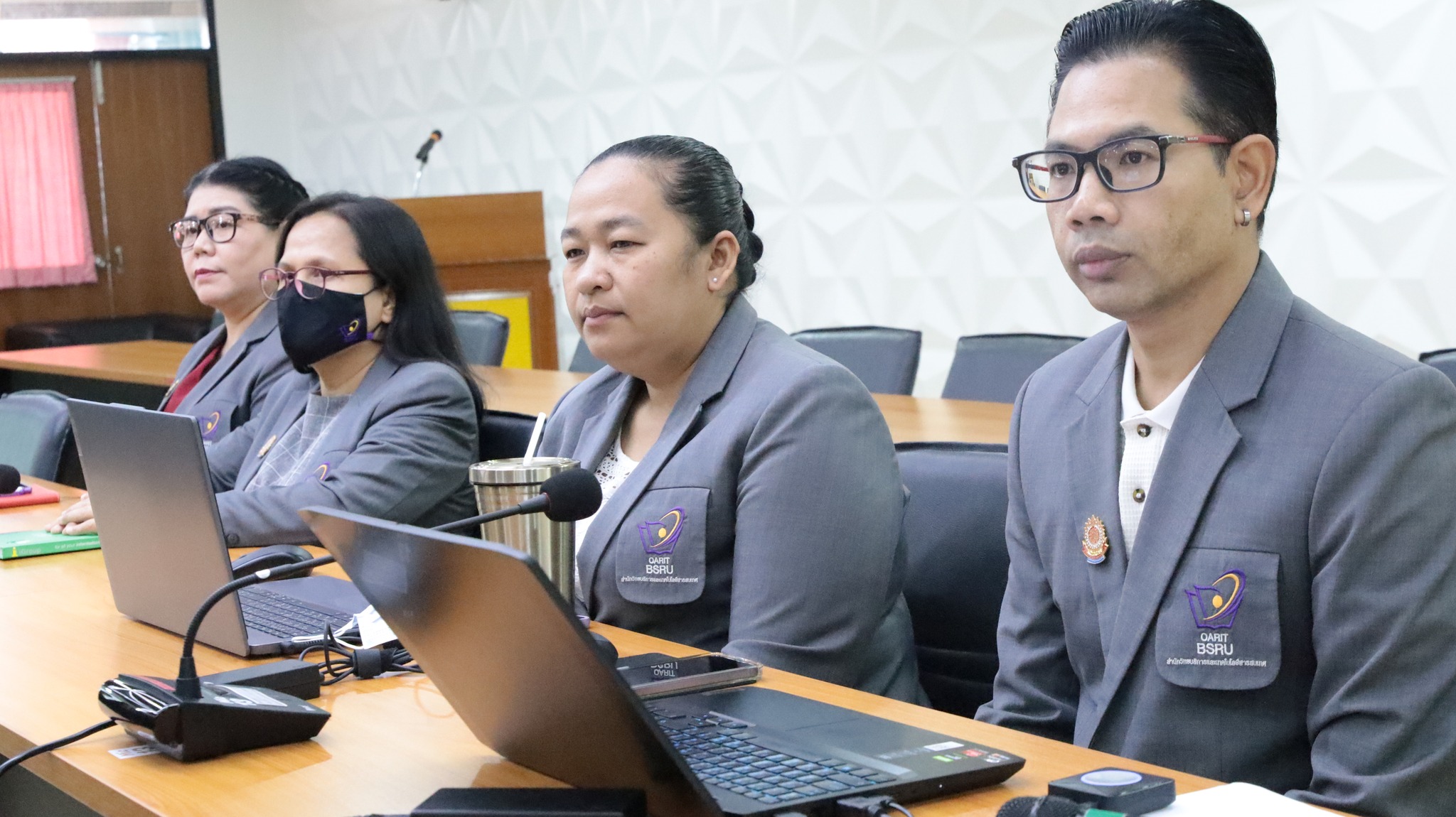 คณะผู้บริหารและบุคลากร สำนักวิทยบริการและเทคโนโลยีสารสนเทศ มหาวิทยาลัยราชภัฏอุตรดิตถ์ เข้าศึกษาดูงาน