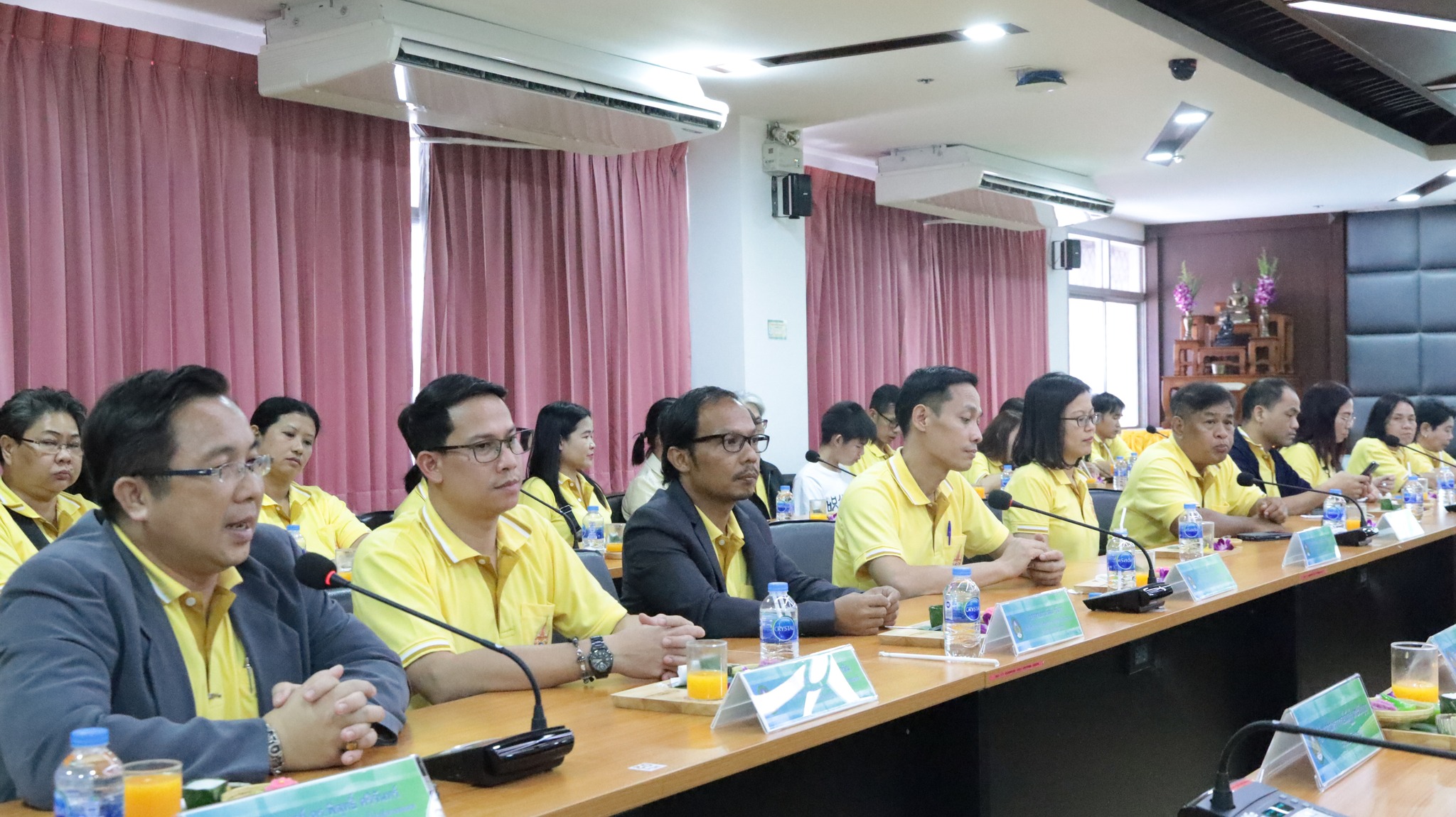 คณะผู้บริหารและบุคลากร สำนักวิทยบริการและเทคโนโลยีสารสนเทศ มหาวิทยาลัยราชภัฏอุตรดิตถ์ เข้าศึกษาดูงาน