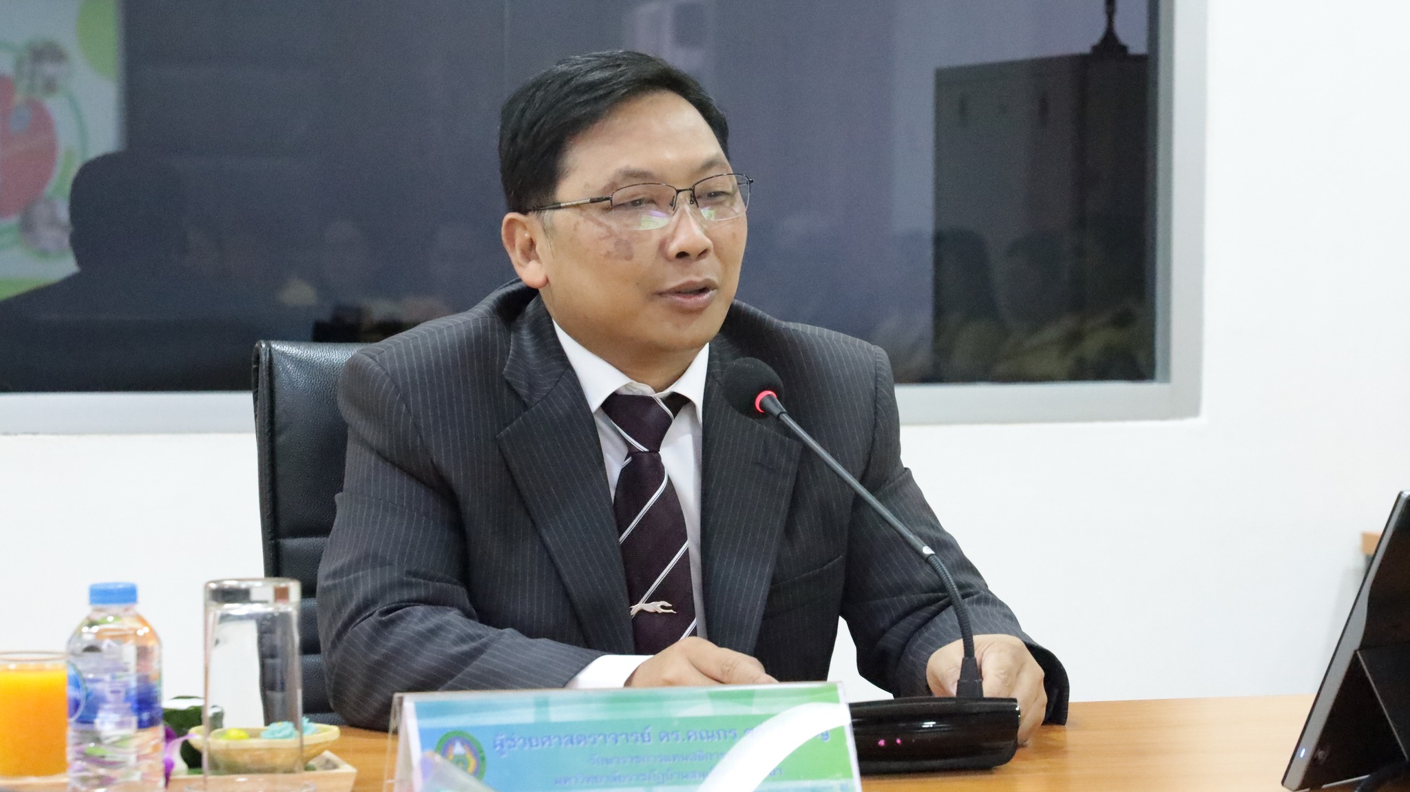 คณะผู้บริหารและบุคลากร สำนักวิทยบริการและเทคโนโลยีสารสนเทศ มหาวิทยาลัยราชภัฏอุตรดิตถ์ เข้าศึกษาดูงาน