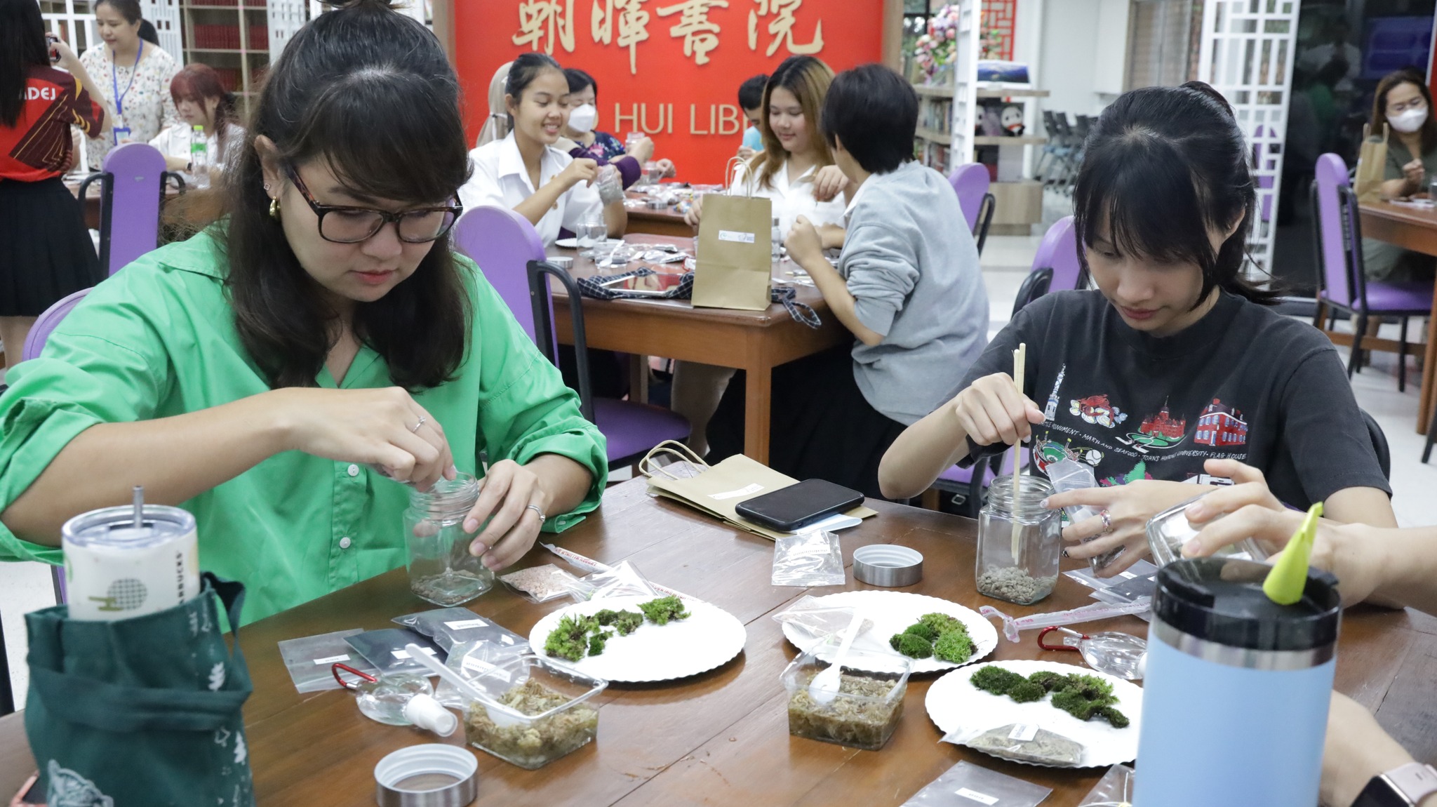 กิจกรรม Workshop สร้างสรรค์ DIY สวนในขวดแก้ว#greenlibrary