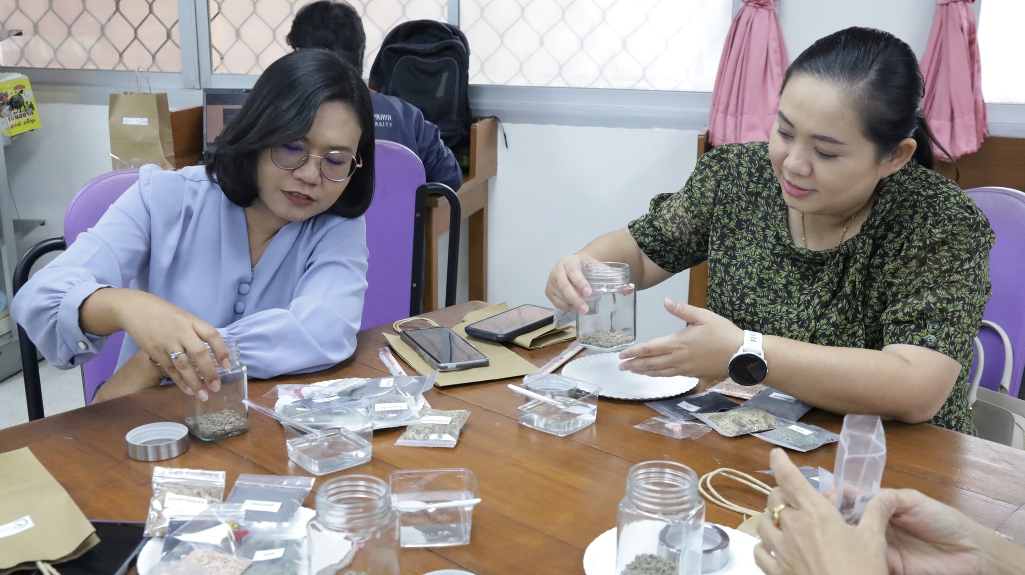 กิจกรรม Workshop สร้างสรรค์ DIY สวนในขวดแก้ว#greenlibrary
