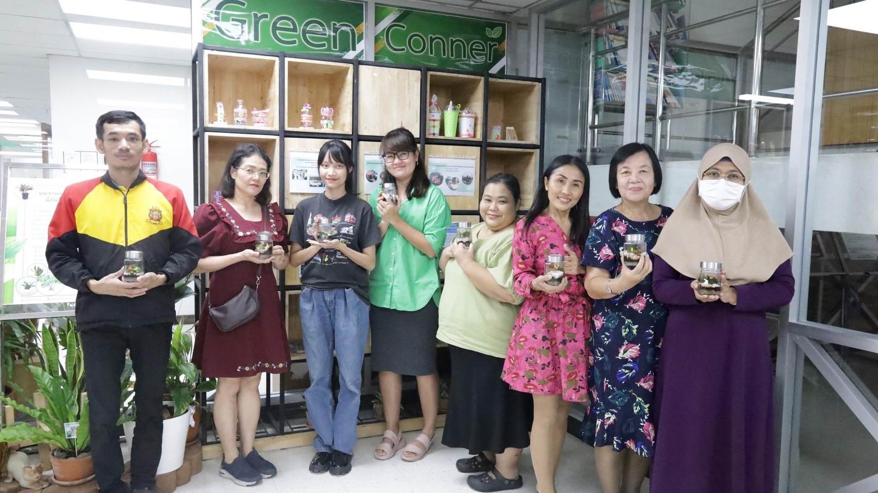 กิจกรรม Workshop สร้างสรรค์ DIY สวนในขวดแก้ว#greenlibrary