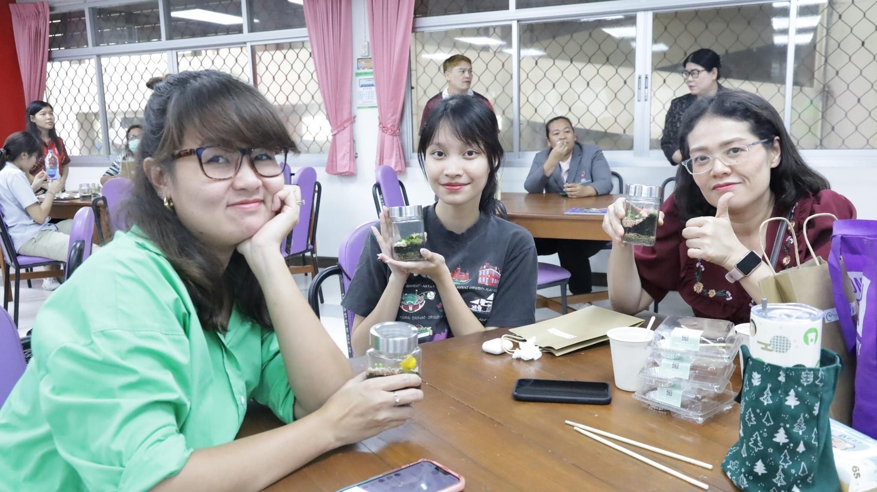 กิจกรรม Workshop สร้างสรรค์ DIY สวนในขวดแก้ว#greenlibrary