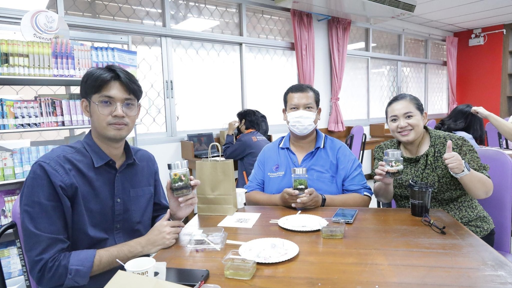 กิจกรรม Workshop สร้างสรรค์ DIY สวนในขวดแก้ว#greenlibrary