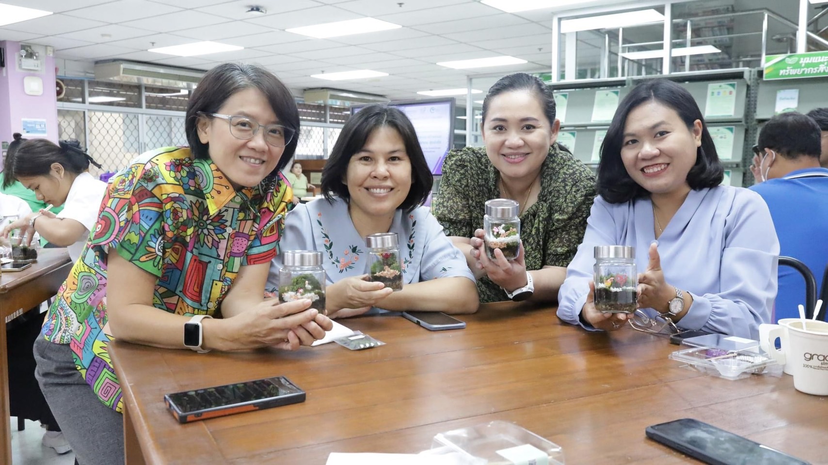 กิจกรรม Workshop สร้างสรรค์ DIY สวนในขวดแก้ว#greenlibrary