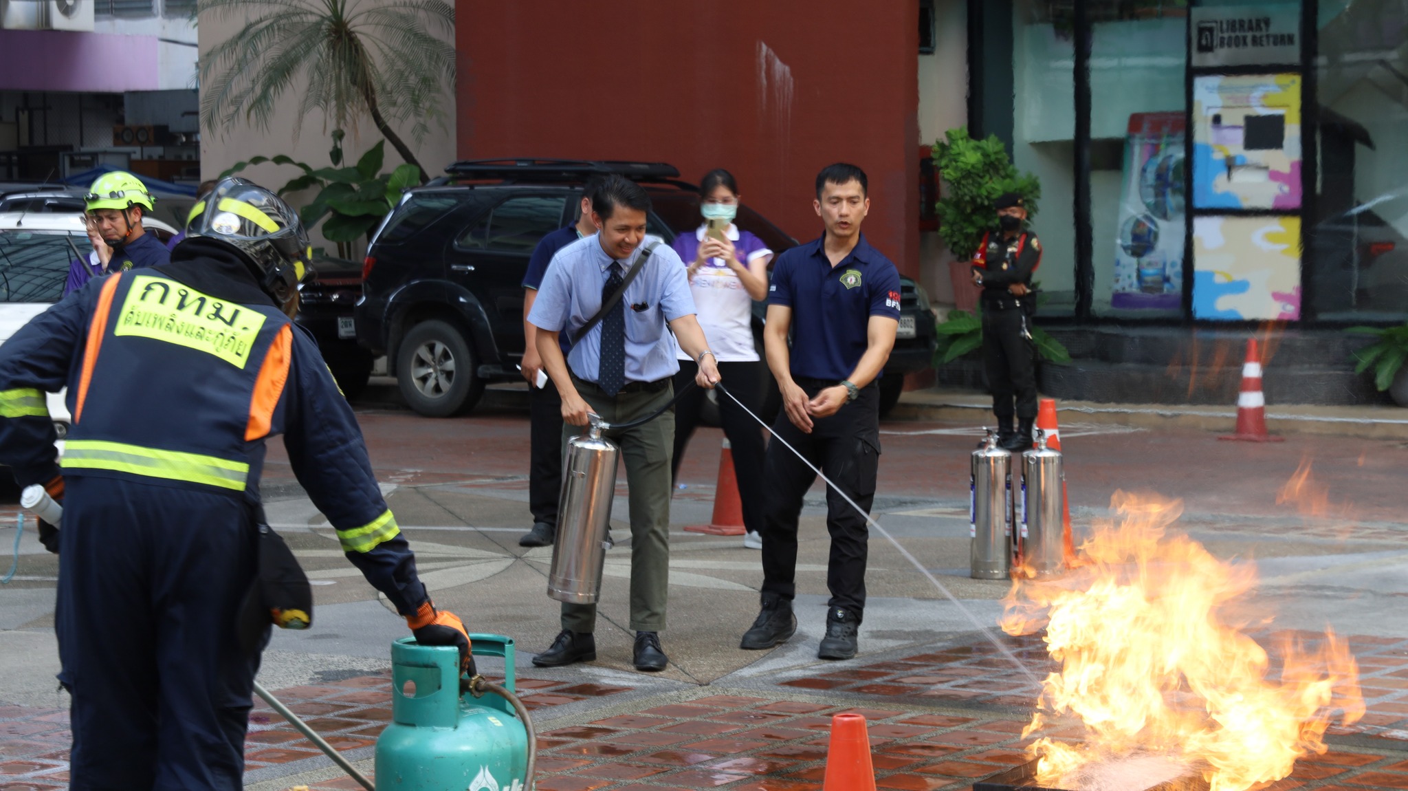 โครงการฝึกอบรมเชิงปฏิบัติการ เตรียมพร้อมต่อสภาวะฉุกเฉิน “การซ้อมอพยพหนีไฟและการเอาตัวรอดจากแผ่นดินไหว#greenlibrary